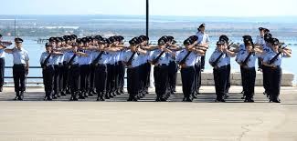 Esclusione motivata con è legittima l'esclusione dal concorso per l'incorporamento di volontari in ferma prefissata di un anno nella marina militare del concorrente che risulti privo del. Concorsi Aeronautica Militare Reclutamento Di 41 Ufficiali Lavoro E Diritti