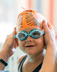 Calling all swimmers 👋🏼 If you want to improve your stroke, hit a goal  lap time or sort that kick, FINIS simplifies the task. Engineered for the  water and backed by science,