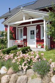 Klein Und Individuell Garden Decorations Gardendesign Schwedenhaus Gartendesign Ideen Gartnern Mit Wenig Platz