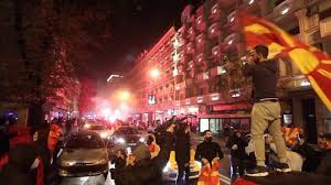 Republika severní makedonie podala žádost o členství v eu dne 22. Euro 2021 Severni Makedonie Slavi Historicky Postup Na Euro Fanousci Radili V Ulicich Sport Cz