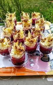 Verrines De Betteraves Pommes Et Noix Au Mascarpone Trois Couleurs Verrines Betterave Recette Apero Dinatoire Recette Verrine Apero