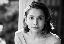 Lauren Mendes's Instagram, Twitter & Facebook