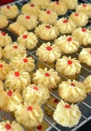 #dapurberasaputube #mesticuba #stepbystep #sukatanmudah |** ada pembetulan resepi di minit 2:39 rujuk pinned komenbiskut semperit susu salah satu kuih raya. Pin Di Resepi Biskut