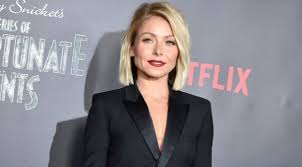 The actress is afraid of heights. Kelly Ripa Age Husband Height Family Net Worth Biography More