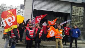 Pour contacter directement les services En Sarthe La Crainte De La Fermeture De Plusieurs Centres Des Impots