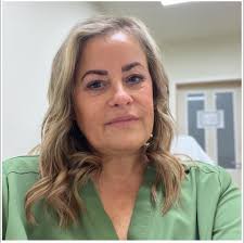 Looking for a nail technician for nail extensions/acrylics and pedicures