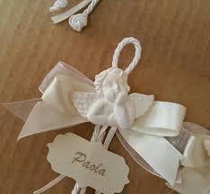 ✓ tutte le informazioni che cerchi in un unico sito di saponette profumate il miglior prezzo in prodotti per il corpo è di 0,39 €. Segnaposto Comunione Matrimonio Battesimo Con Angelo Angioletto In Gesso Nastri E Tag Etichetta P Fatto A Mano Natale Artigianato Regali Per La Prima Comunione