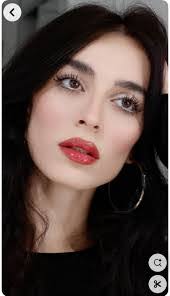 Crystal Wyckoff's Instagram, Twitter & Facebook