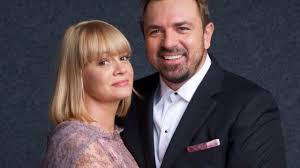 Horia brenciu are o familie numeroasă, dar frumoasă, la care abia așteaptă să ajungă acasă, după o zi lungă de muncă. Cum L A Cunoscut Alice Dumitrescu Pe Horia Brenciu Nu Am Luat In Calcul O Altfel De RelaÈ›ie