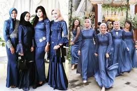 Maybe you would like to learn more about one of these? 10 Inspirasi Seragam Bridesmaids Warna Navy Elegan Banget