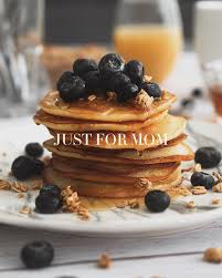 Ralph Lauren On Instagram Celebrate Her With A Little Homespun Breakfast In Bed For Mothe In 2020 Banana Blueberry Pancakes Banana Pancakes Recipe Banana Blueberry