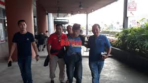 Kes rogol yg berlaku di tandas shopping mall,suspek berjaya ditangkap. Suspek Rogol Dan Samun Ditangkap Kurang Dari 24 Jam Kes Dilaporkan Utusan Borneo Online