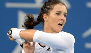 Britain's Laura Robson out of French Open, Wimbledon with injured wrist