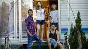 Ben, qui est accusé d'avoir mis un adolescent en danger, se retrouve rapidement dans une. La Derniere Vague France 2 Qui Sont Les Acteurs