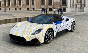 Racing minimalism with the distinctive maserati luxury touch also in the choice of the finest leather, alcantara® and carbon fibre. Maserati Mc20 Sportwagen Alter Schule Autogazette De