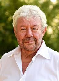 Kareem White's Instagram, Twitter & Facebook