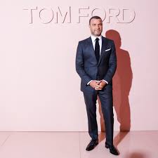 Hey guys, tried on this tom ford suit, it's a size 44r, how do you guys find the fit? Tom Ford Liev Schreiber In A Tom Ford Navy O Connor Suit At