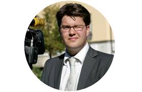 Fler artiklar hittar du i följande artikelserier: Adam Svanell Auf Twitter Har Blir Den Fula Ankungen Jimmie Akesson En Svan Https T Co Ppwhmuagb9