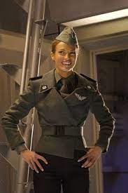 Die serie besteht aus 177 episoden in 8 staffeln und wurde seit 2004 bis . Jolene Blalock As Captain Lola Beck In Starship Troopers 3 Marauder Famousfix Com Post