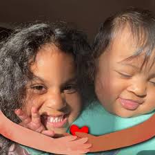 Why does the Tank 300 petrol ultra's wireless charging pad not work  properly with iPhone 14 Plus?