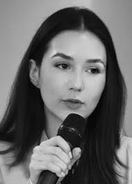 The bridge between leading companies & advisors