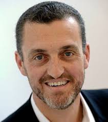 Who is J. Paul Raines dating? J. Paul Raines girlfriend, wife