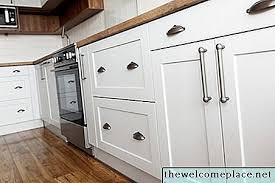 Jom saksikan team pergau kitchen.berminat untuk membuat kabinet dapur?hubungi kami:016 5240540 (deene) call/whatsappwww.pergaukitchen.comfb :pergau kitchen. Cara Membersihkan Kabinet Putih Teruk Yang Telah Kuning Pembuangan Stain