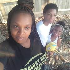 Look at my lil hair 🥰