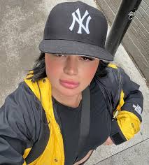 Bella Van Aken (@bella_bluu) • Instagram photos and videos