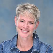 Kerri Sheehan's Instagram, Twitter & Facebook