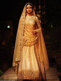 Indian wedding dresses on the brides are very beautiful, and their outfits are simply luxurious, by our standards. Latest Indian Designer Bridal Dresses Wedding Trends 2020 21 Collection