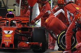 Seit 1950 wird die „fia formula one world championship jedes jahr ausgetragen. Formel 1 Heute Vor 3 Jahren Kimi Bricht Mechaniker Das Bein