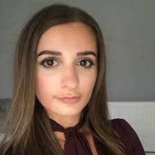 Amanda Beecroft's Instagram, Twitter & Facebook