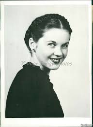 1946 Ronald Reagan Picks Joyce Beeler Drake Relay Queen Beauty Pageant 5X7  Photo