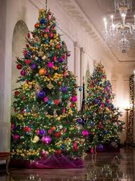 Laura dowling was the chief floral designer for six years, and together with a group of volunteers, she created holiday magic. White House Christmas Tour 2015 White House Christmas Tree Christmas Tree Themes White House Christmas