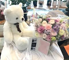 You are the real gift to me. Flower Gift Delivery To Mym Entertainment For Lee Minho Flower Chocolate Snacks And Gift Delivery In Seoul And South Korea Korea S Most Trusted Online Flower And Gift Store With English