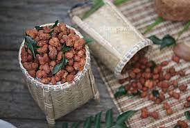 Makanan itu sangan populer karena bahannya mudah di dapatkan. Kacang Goreng Berempah Resepi Terbaik