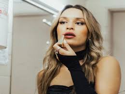 Tu Música en RePerfilAr: Eloísa, una artista pop que brilla con su talento 