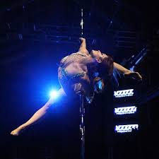 Have a go at macramé. Interview With Aerial Artist Holly Ann Jarvis Vertical Wise