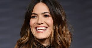 Mandy moore, fresh off wrapping up production on the fifth season of this is us, has unveiled new blond hair. Ha Fsfoo Mot M