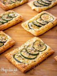 Rettangoli Di Sfoglia Con Zucchine Rosmarino E Formaggio Mangia Bevi Godi Blog Di Cucina E Ricette Ricetta Ricette Ricette Di Cucina Finger Food