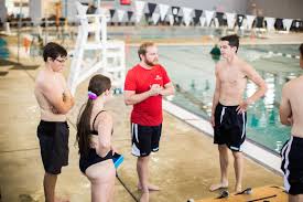 Training with the red cross. Lifeguard Classes Five Points Washington