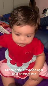 Criança Tomando Açaí