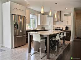 De Style Urbain Splendide Maison De 2200 Pieds Carres A Aire Ouverte Cle En Main Maison Construite Avec Le Souc Home Kitchens Kitchen Design Kitchen Remodel