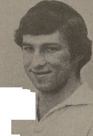 Five running for senior yell leadei 1 Six contest junior yell leader post ]