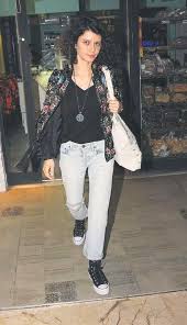 Submitted 1 year ago by susanboylemlg. Son Zamanlarda Insanlarin Bir Turlu Rahat Birakmadigi Beren Saat Hakkinda Konusmamiz Gereken Bazi Konular Var Onedio Com