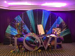 Diy Peacock Wedding Centerpiece Ideas On A Budget Google Search Peacock Wedding Centerpieces Peacock Wedding Decorations Cheap Wedding Decorations