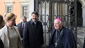 The past year and a half made it difficult for hungarians to commemorate their national holidays together, as many suffered serious losses because of the. Ader Janos Koztarsasagi Elnok Maganlatogatast Tett A Laterani Szekesegyhazban Vatican News