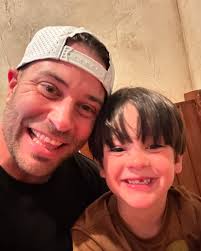 Every week, my wife and I have a meeting. That might sound a bit corporate,  but I've learned that if it benefits my business, it will probably benefit  my household. Each week