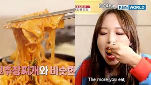 Cheng Xiao & Eunseo visit railroad village reminiscent of old times [Battle  Trip/2017.11.05]